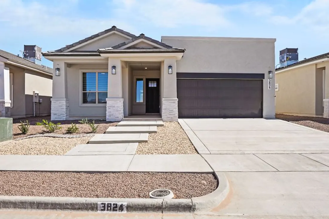 540 Paseo De La Reina St
